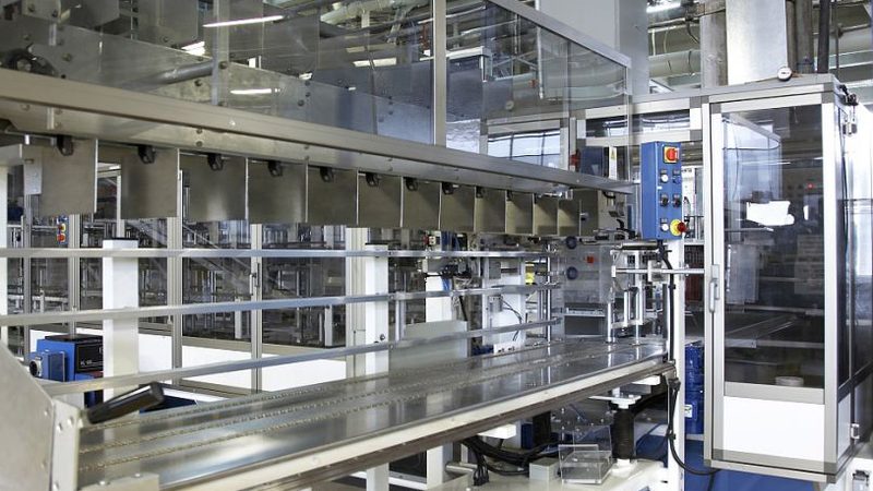 上海汽车零部件上下料机器人：高效产线的“隐形助手”**
